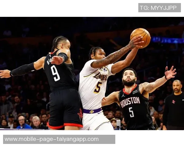 科塔半场表现惊艳7投6中收获13分11板2盖帽助球队掌控局势